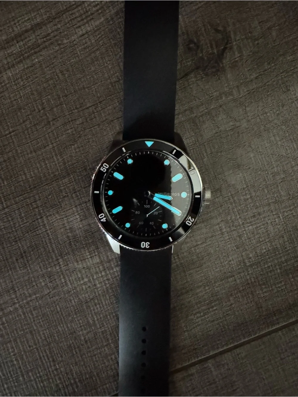 Gently Used Withings Smartwatch with Metal/Rubber Band & Charger. Gently Used